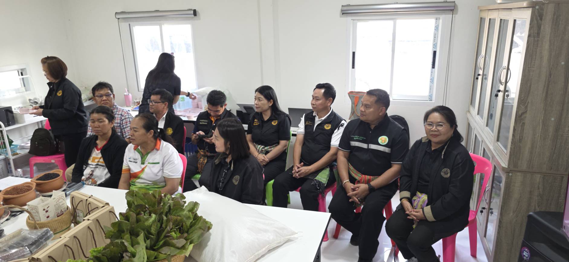 title - เลขาธิการ ส.ป.ก. ลงพื้นที่ตรวจเยี่ยมกลุ่มแปลงใหญ่ข้าวอินทรีย์ และโครงการก่อสร้างบ่อบาดาลฯ ในเขตปฏิรูปที่ดิน จังหวัดร้อยเอ็ด